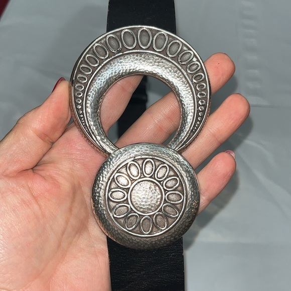 Coldwater Creek WITCH Round moon HOOK belt black leather Silver Buckle 42” large - Picture 5 of 14